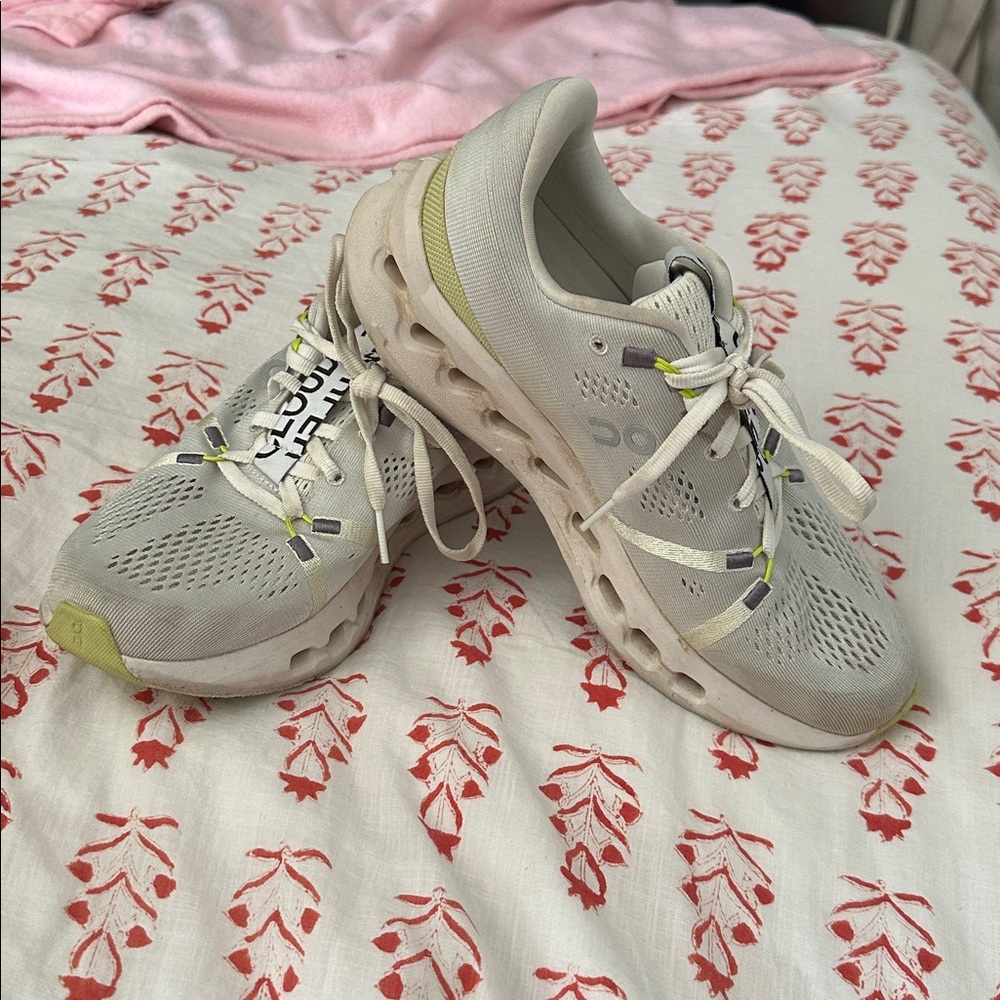 On Cloud - White and Gray Athletic Sneakers